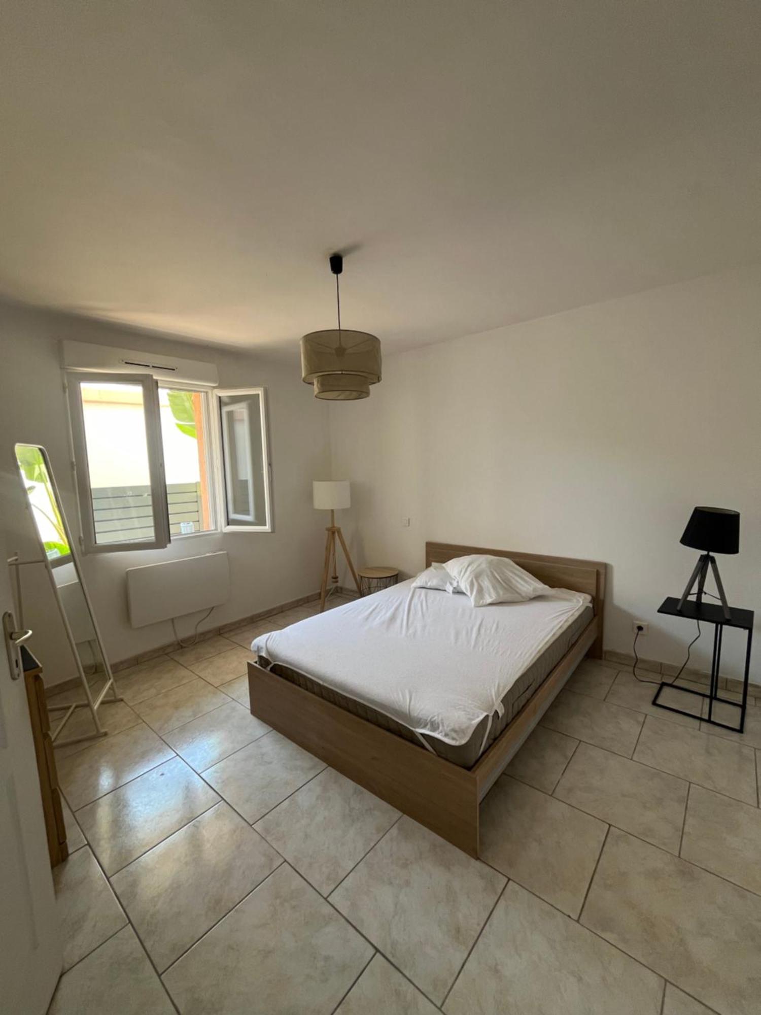 קרקראן Charmant Bas De Villa Avec Terrasse A Proximite De La Plage Et Du Port מראה חיצוני תמונה